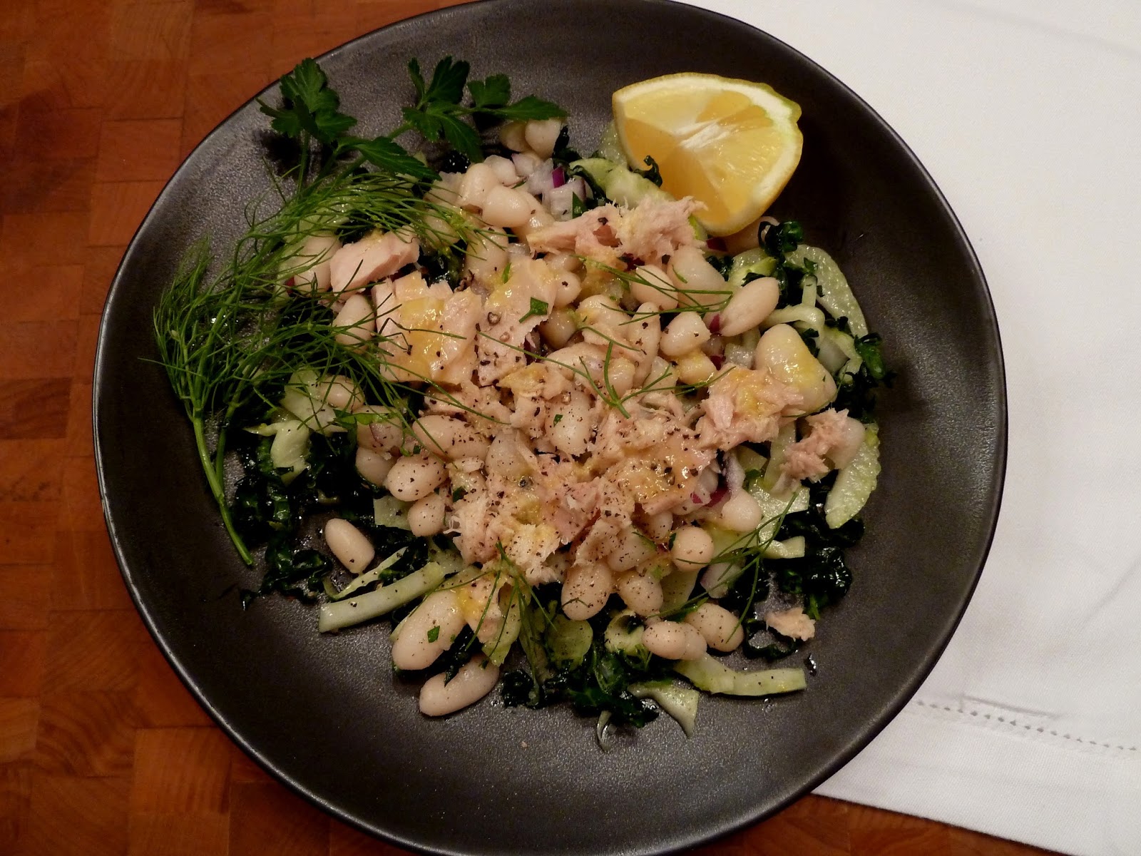 Cracked Pepper Tuna, White Bean and Fennel Salad