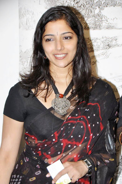 Nishanthi Evani Latest Spicy Saree Pics Beautiful Indian Actress Cute Photos Movie Stills