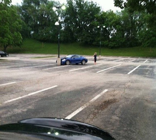 Video Viral : No Pudo Estacionar El Automóvil  En Una Cuadra Vacía