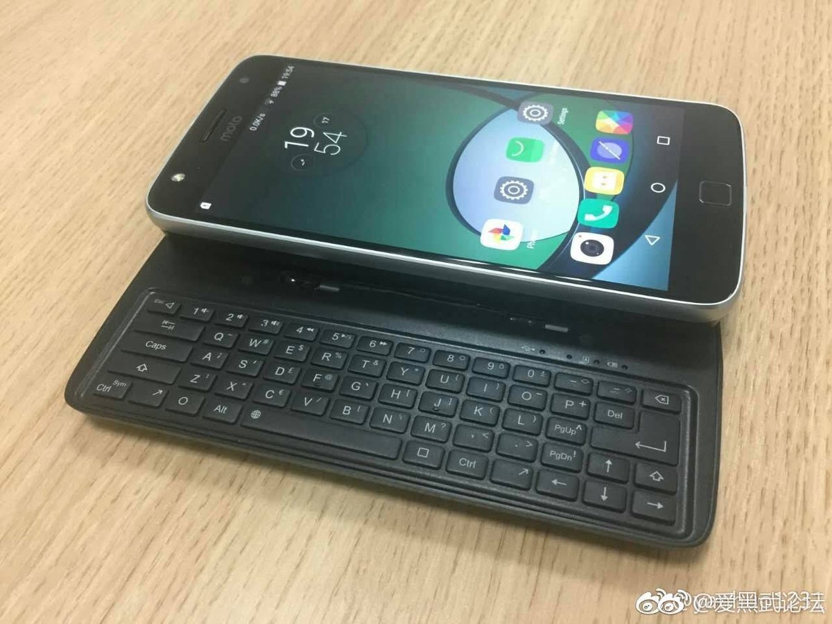 Keyboard Moto Mod Hands On Motorola Lovers
