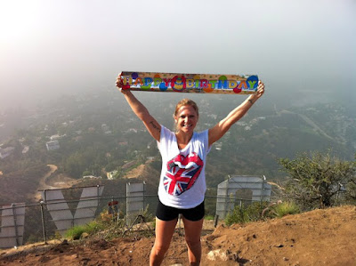 Hiking the hollywood sign thebrighterwriter.blogspot.com #California