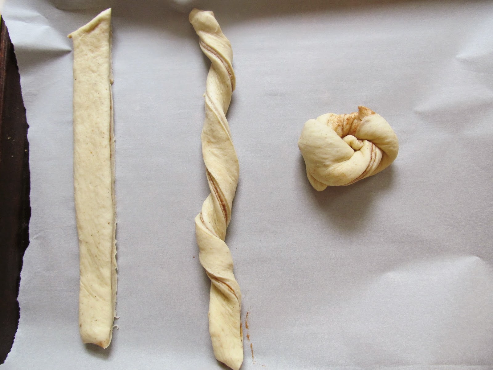 For the love of dinner Norwegian Cinnamon Knots (Kanel snurrer)