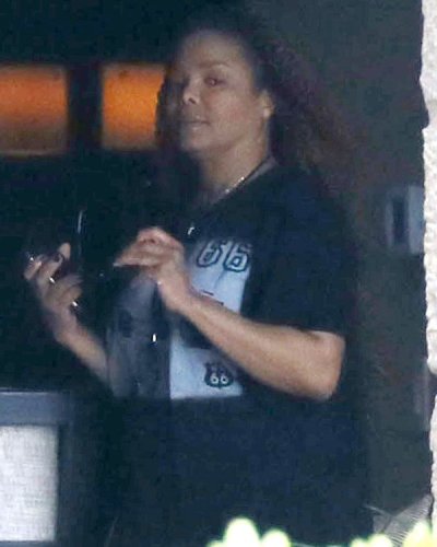 Cr9GXKVUEAAhVqy A pregnant Janet Jackson spotted (photo)