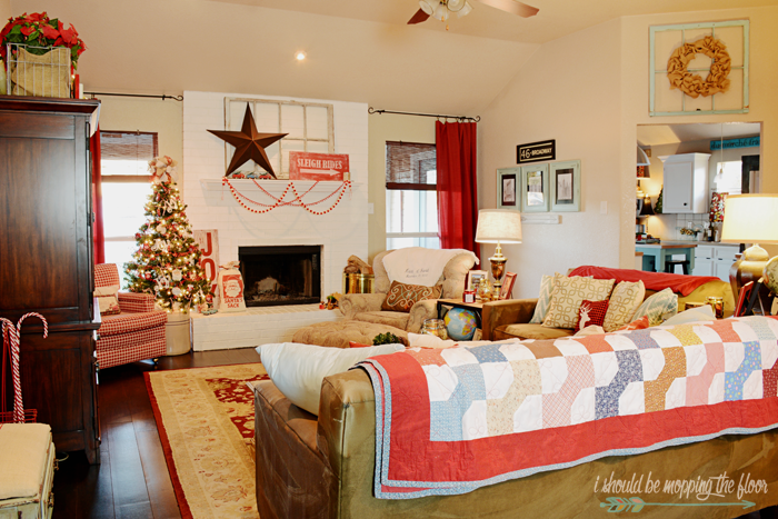 2015 Christmas Home Tour | i should be mopping the floor