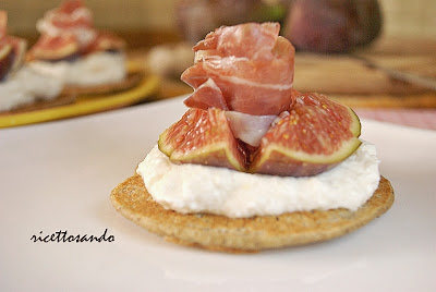 blini di saraceno con fichi e ricotta