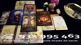 Llama ahora para una lectura de tarot. TAROT