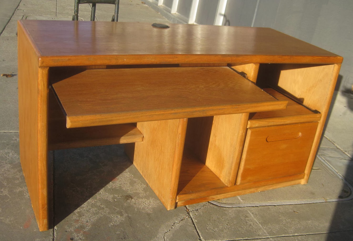 UHURU FURNITURE & COLLECTIBLES SOLD Computer Desk 20