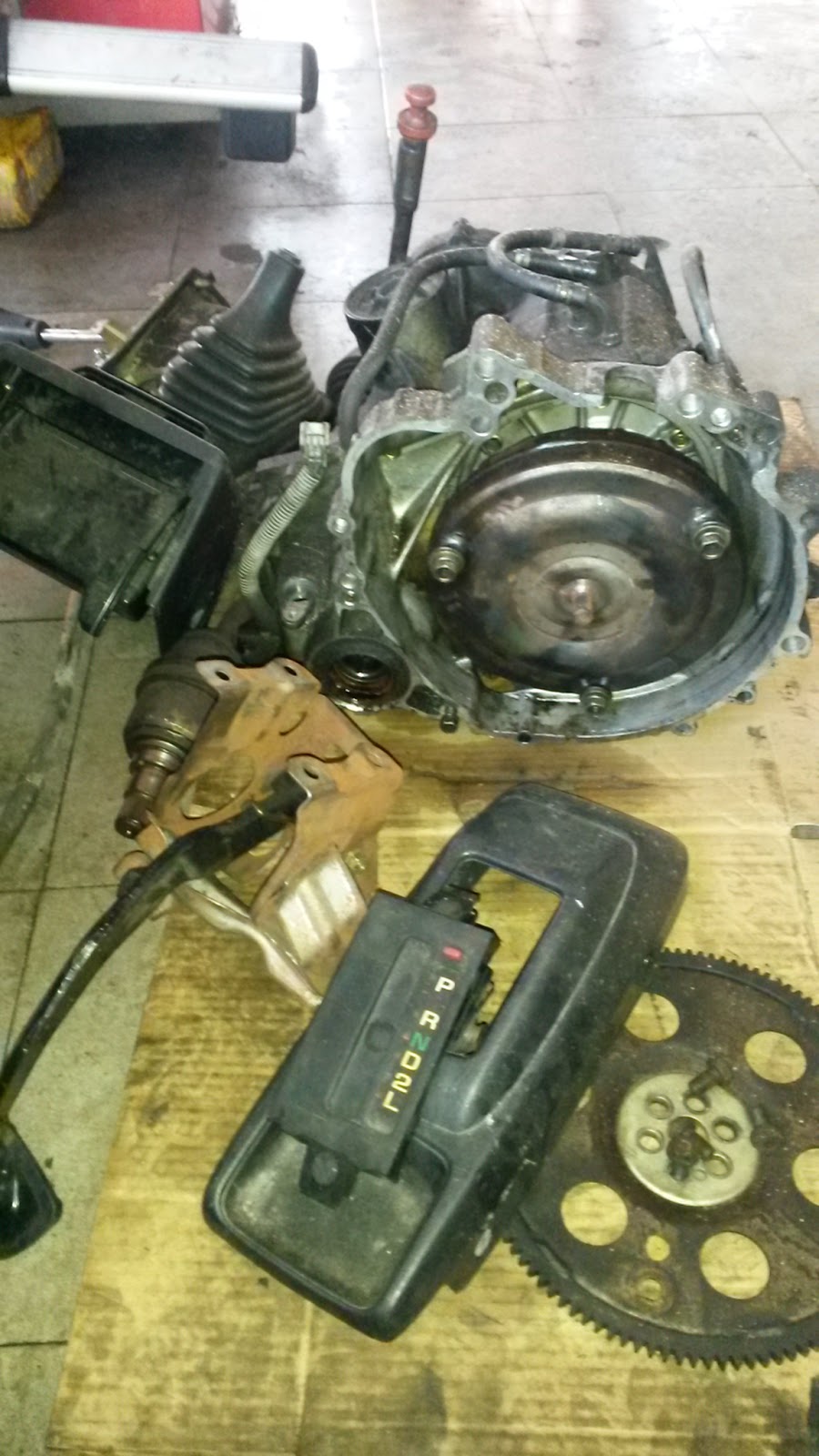 Complete set gearbox kancil (auto) Kamaruddin Rahmat Tyre & Services