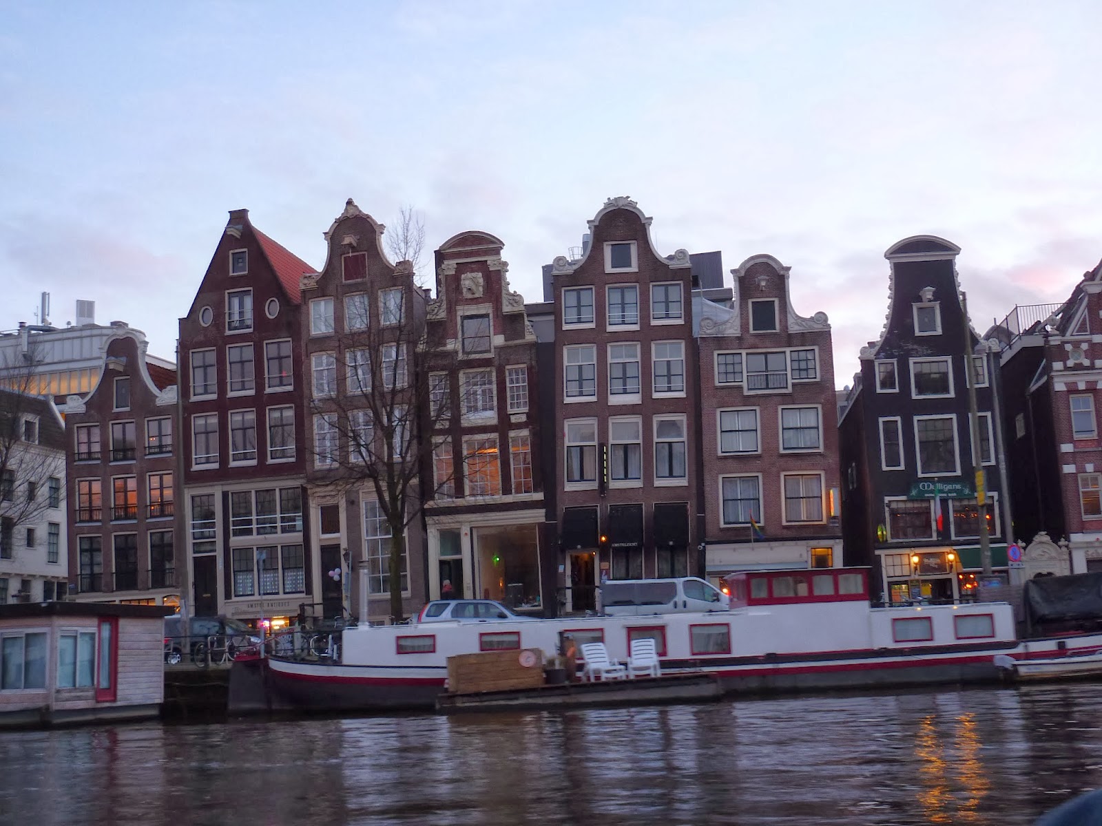 Peut On Ramener Des Space Cake D Amsterdam Tindomerel: Dans le port d'Amsterdam, y'a des Françaises qui gèlent