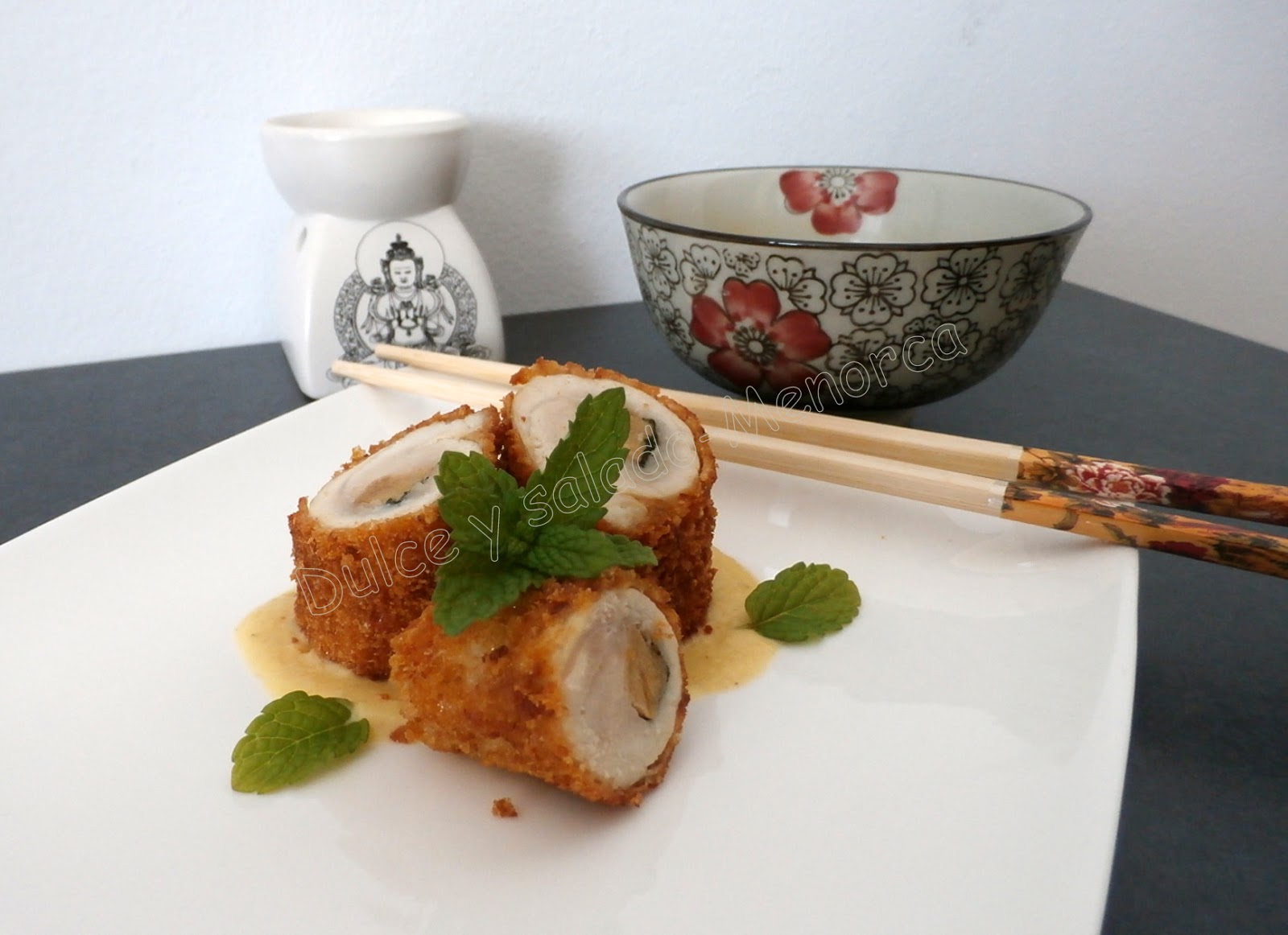 Dulce y SaladoMenorca Rollitos de pollo con mango (Receta oriental)