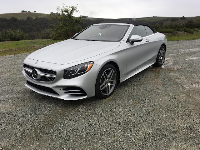 Front 3/4 view of 2018 Mercedes-Benz S560 Cabriolet