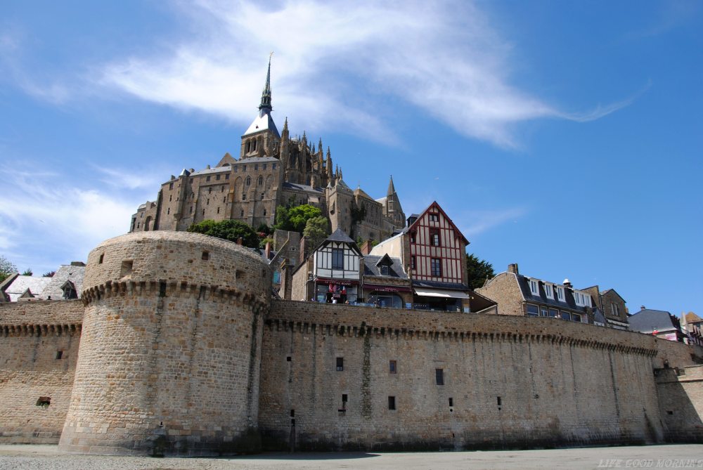 Mont Saint Michel - mistyczny klasztor między Normandią a Bretanią.