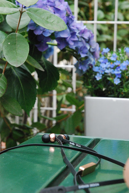 alzate il volume, gli auricolari svedesi sudio sweden, auricolari svedesi, auricolari ottima qualità suono, fashion need, valentina rago, fashion blog italia, auricolari alzate il volume, gli auricolari svedesi sudio sweden, auricolari svedesi, auricolari ottima qualità suono, fashion need, valentina rago, fashion blog italia, auricolari