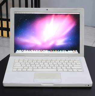 MacBook White Core2Duo Early 2008 Di Malang