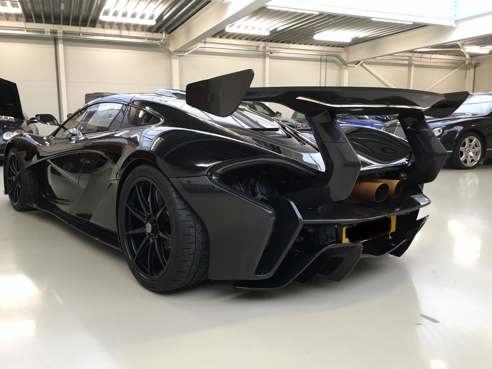 MCLAREN p1 GTR чёрный