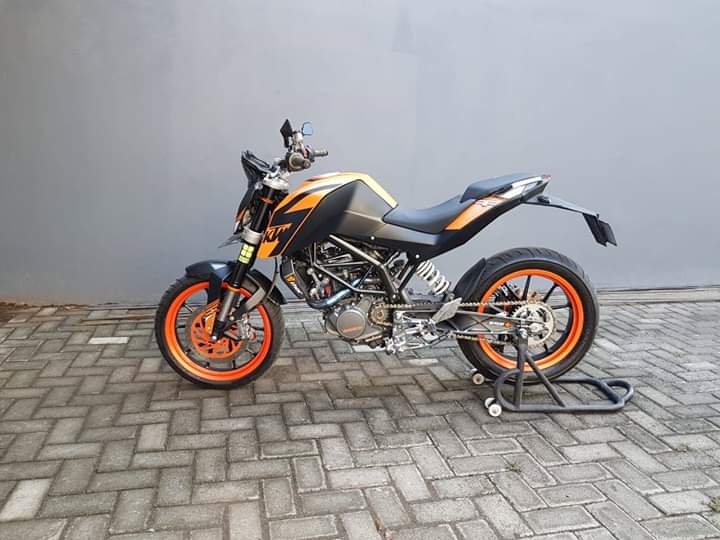 KTM Duke 200 фара