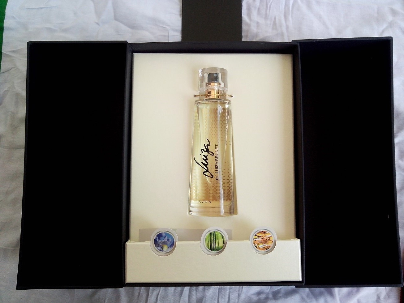 Brincando de se Maquiar: Perfume LUIZA By Luiza Brunet para Avon