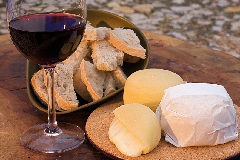 [Image: Pa%CC%83o+queijo+e+vinho.jpg]