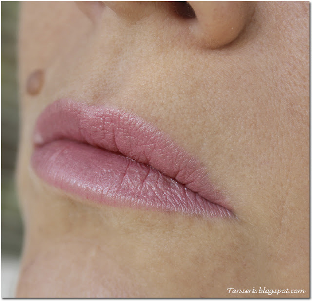 Увлажняющая губная помада CC Увлажнение в цвете / Moisturizing CC lipstick Color & care "Натуральная роза" 4599