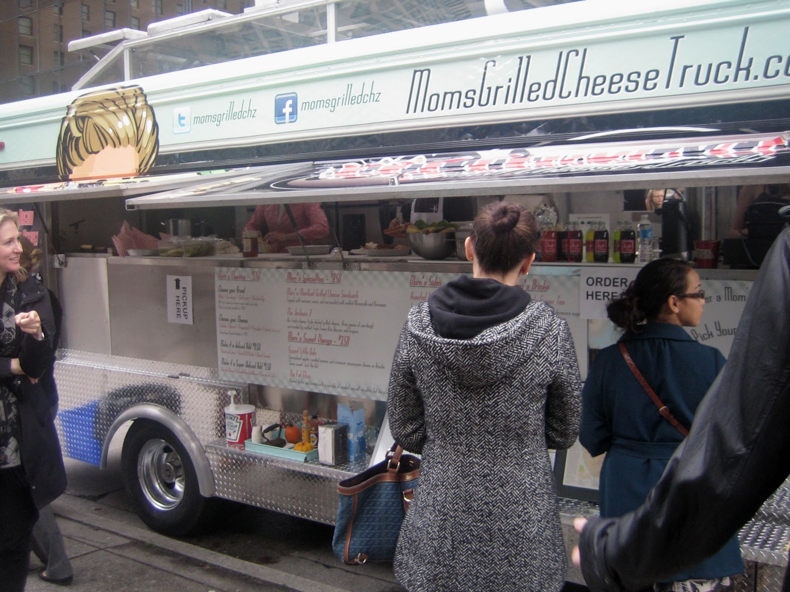 itsdelicious2 Mom's grilled cheese truck