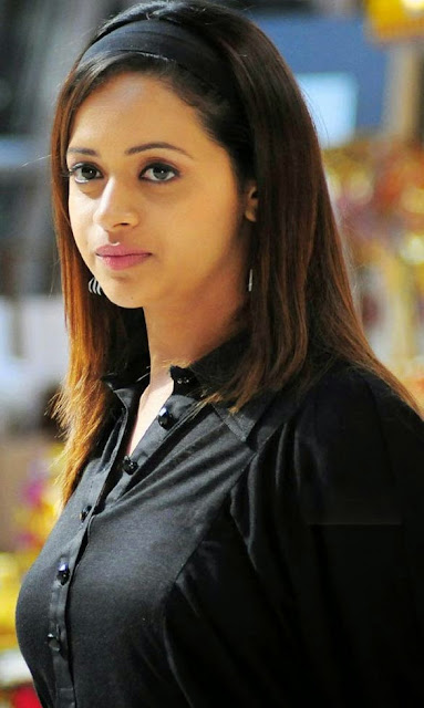 Malayalam actress Bhavana bhavana kissing hot photos