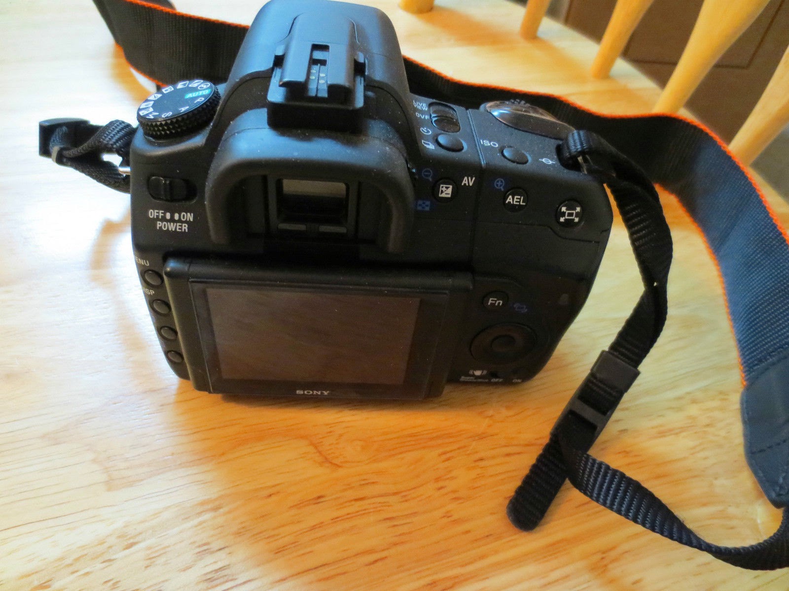 Sony α (alpha) DSLRA300 10.2 MP Digital SLR Camera Minolta 2885
