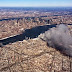 Cientos de bomberos batallan contra fuego en edificio de Brooklyn, NY