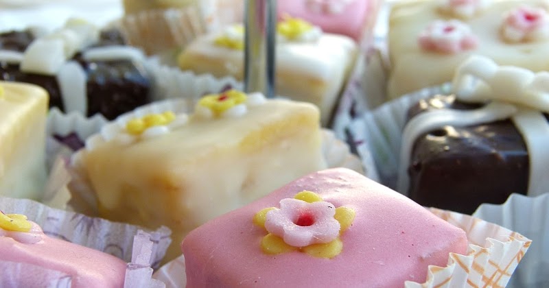 Baumkuchen Petit Fours | In der Weihnachtsbäckerei