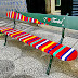 banco pintado com cores típicas