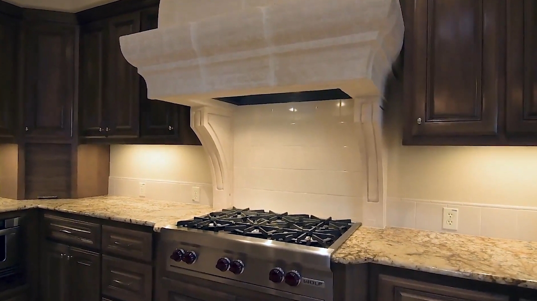 21 Photos vs. 234 Winding Ln, San Antonio, TX Interior Design Luxury Home Tour