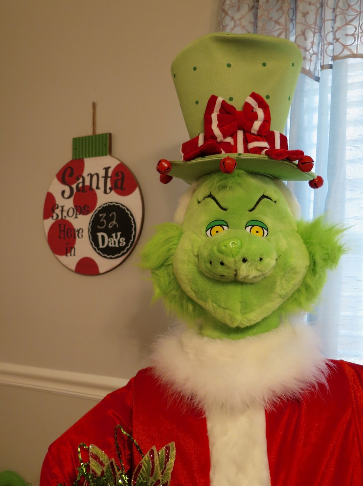 Life By The Pool. . .it's just BETTER!: Holiday Home Tour - The Grinch