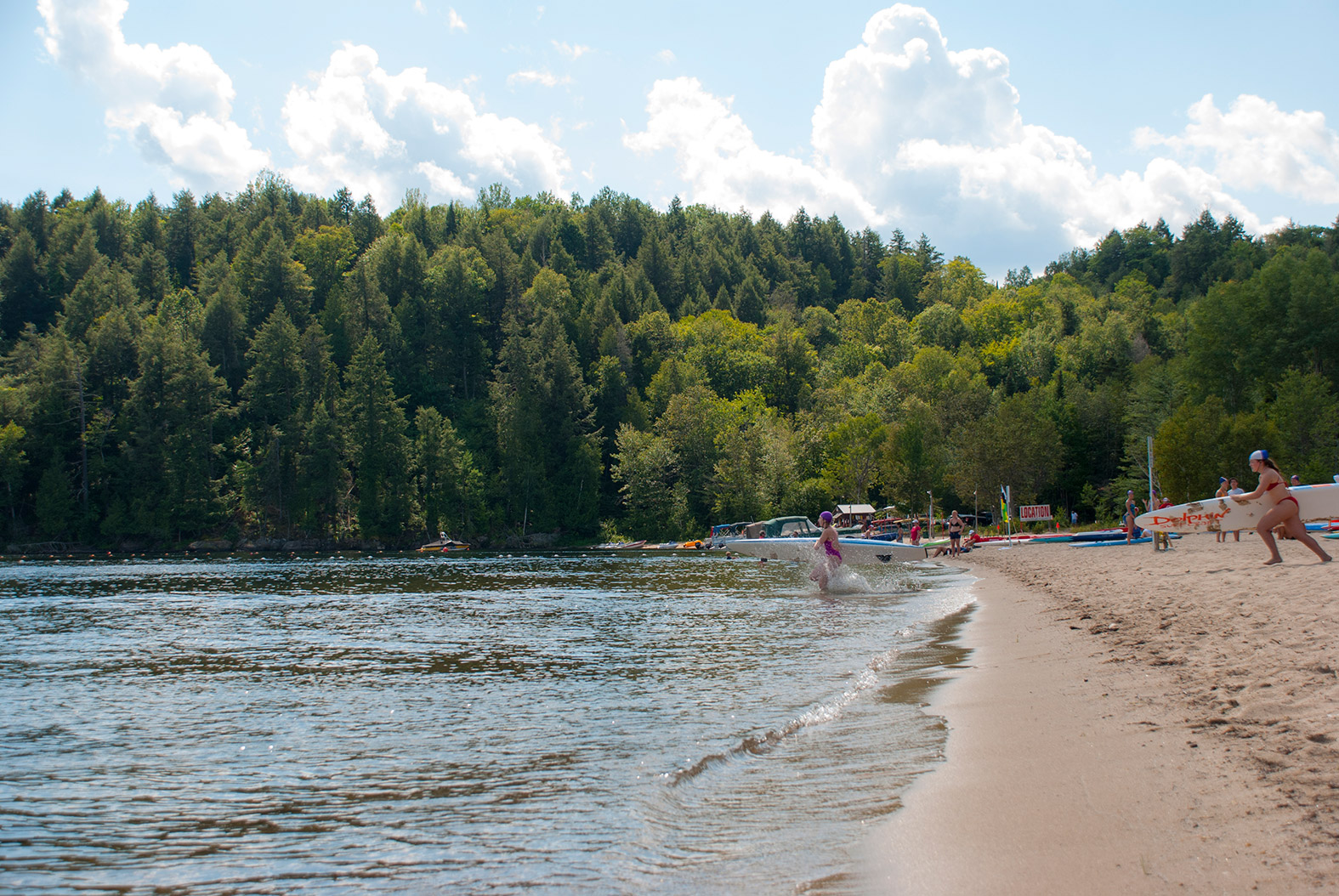 Découvrir Canada Amusante exploration au Plage du Centre touristique