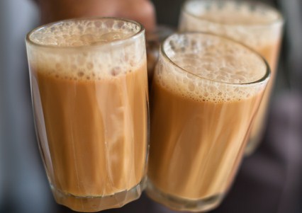 Cara membuat teh kombinasi atau campuran yang nikmat Rupanya Ini Trik Rahasia Membuat Teh Tarik Enak ala Cafe! Bikin Yuk!