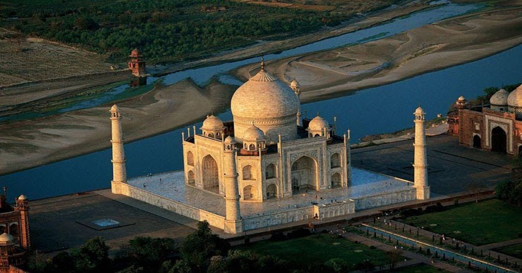 Why Taj Mahal built in Agra: Beauty of Taj