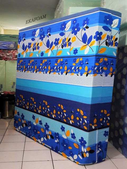 Kasur inoac bunga sakura biru Kasur inoac motif bunga sakura biru