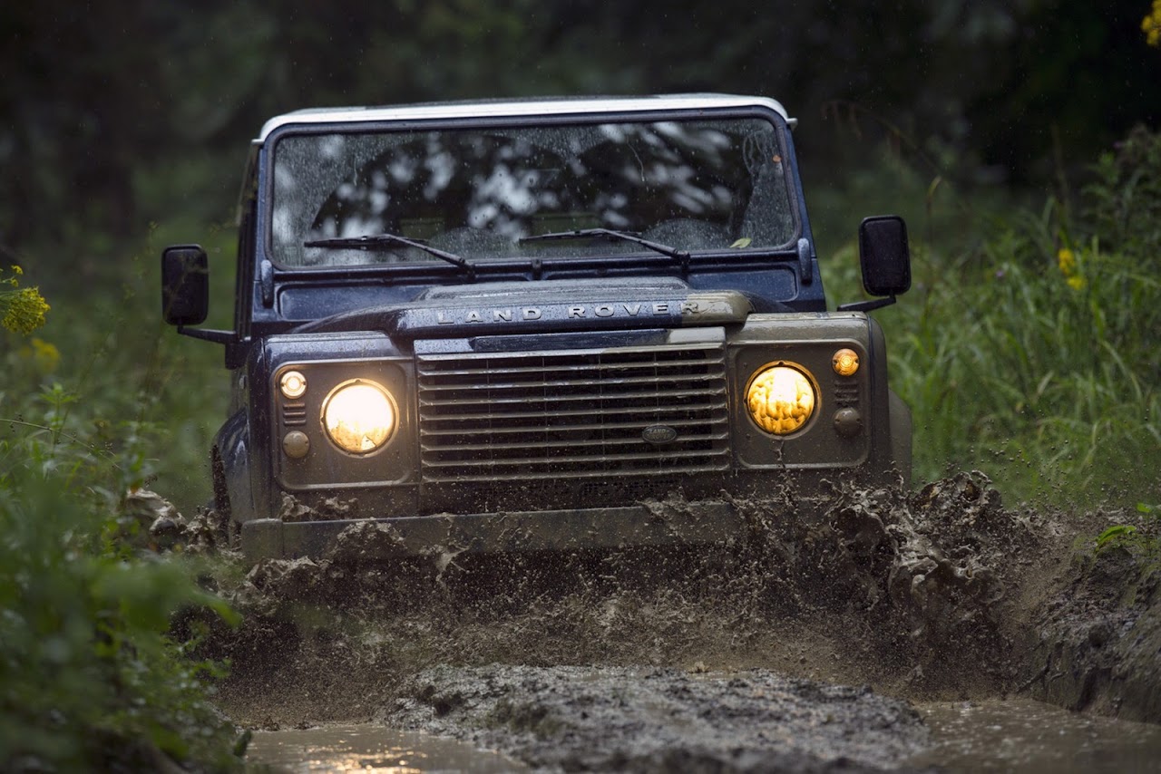 Land rover defender 2013