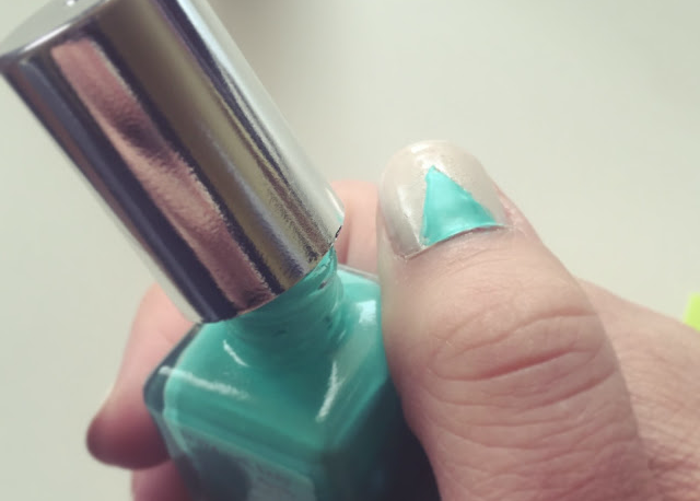 Cream nail mint triangle base nail art