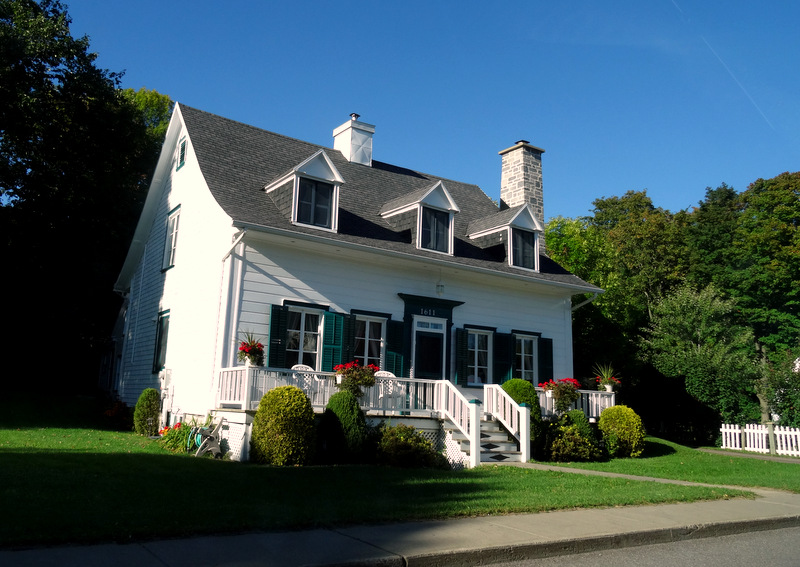 TRAVEL AND LIFESTYLE DIARIES The Village of SaintJeandel’Îled