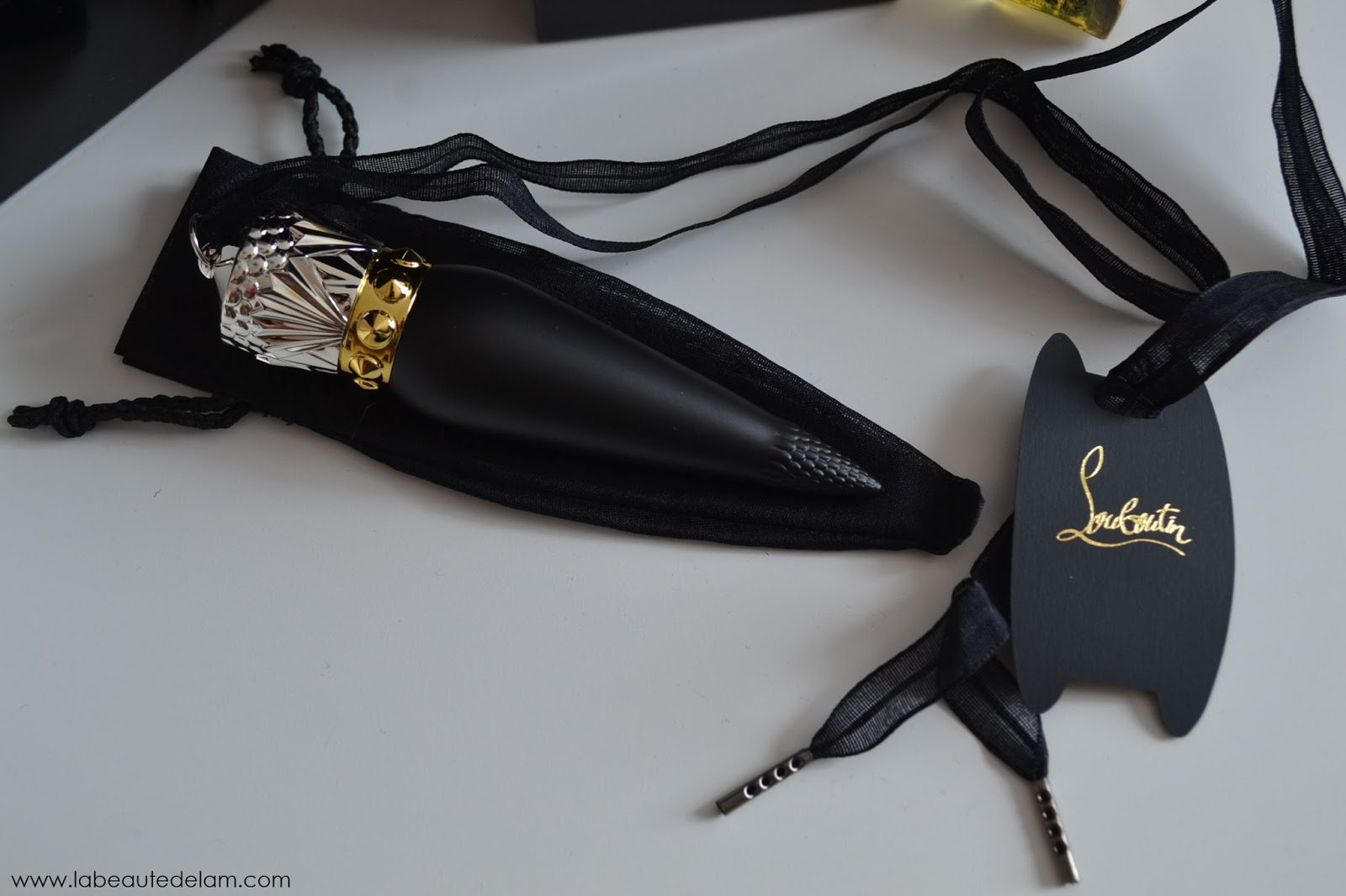 rouge a levre louboutin pas cher