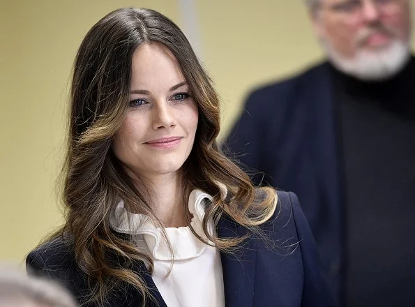 Swedish Princess Sofia arrived at the hospital, she was welcomed by Annika Tibell, Irene Svenonius and Research Director Miia Kivipelto