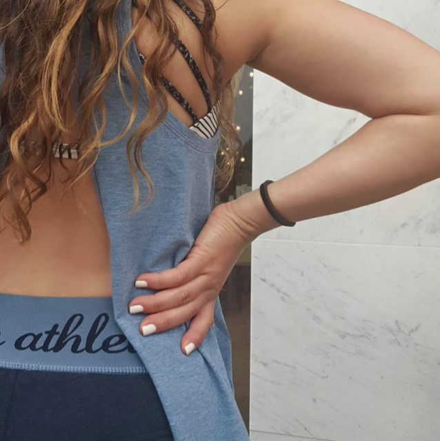 http://www.anrdoezrs.net/links/7680158/type/dlg/http://shop.lululemon.com/products/clothes-accessories/crops-yoga/Inner-Essence-Crop?cc=18702&skuId=3617550&catId=crops-yoga