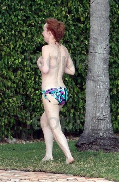 Kathy Griffin Nude - 2 Pictures: Rating 7.49/10. 
