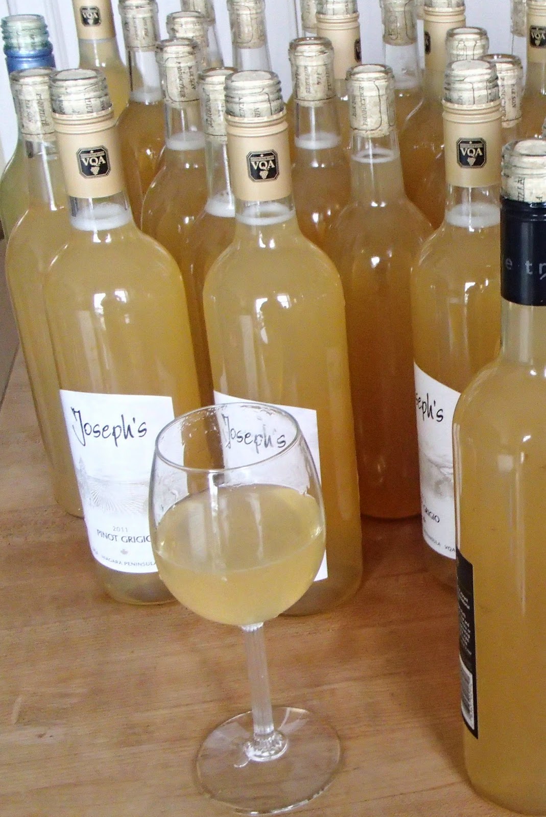 Ridge Berry Farm Ridge Berry Kiwi Wine 2014 Vintage