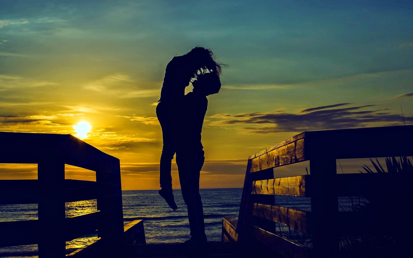 Romantic Couple Hug Best HD Wallpapers Download - HD Wallpaper Pictures