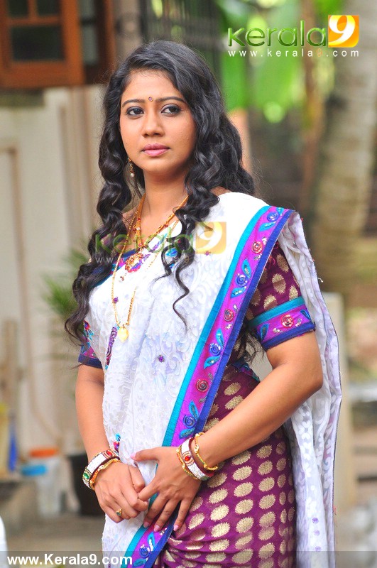 Rachana Narayanankutty Hot New Photos In Saree From New Malayalam Movie One Day Joke Mallufun Com Muthumani is a south indian actress, who mainly works in malayalam films. rachana narayanankutty hot new photos