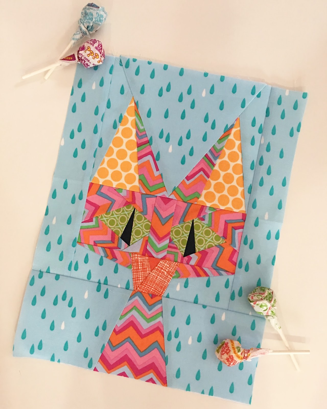 Schnitzel & Boo Candy Cat Quilt Along