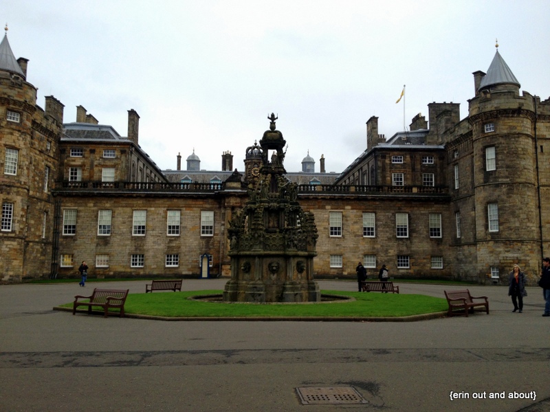 {Erin Out and About} Hiking Down the Mile Palace of Holyroodhouse