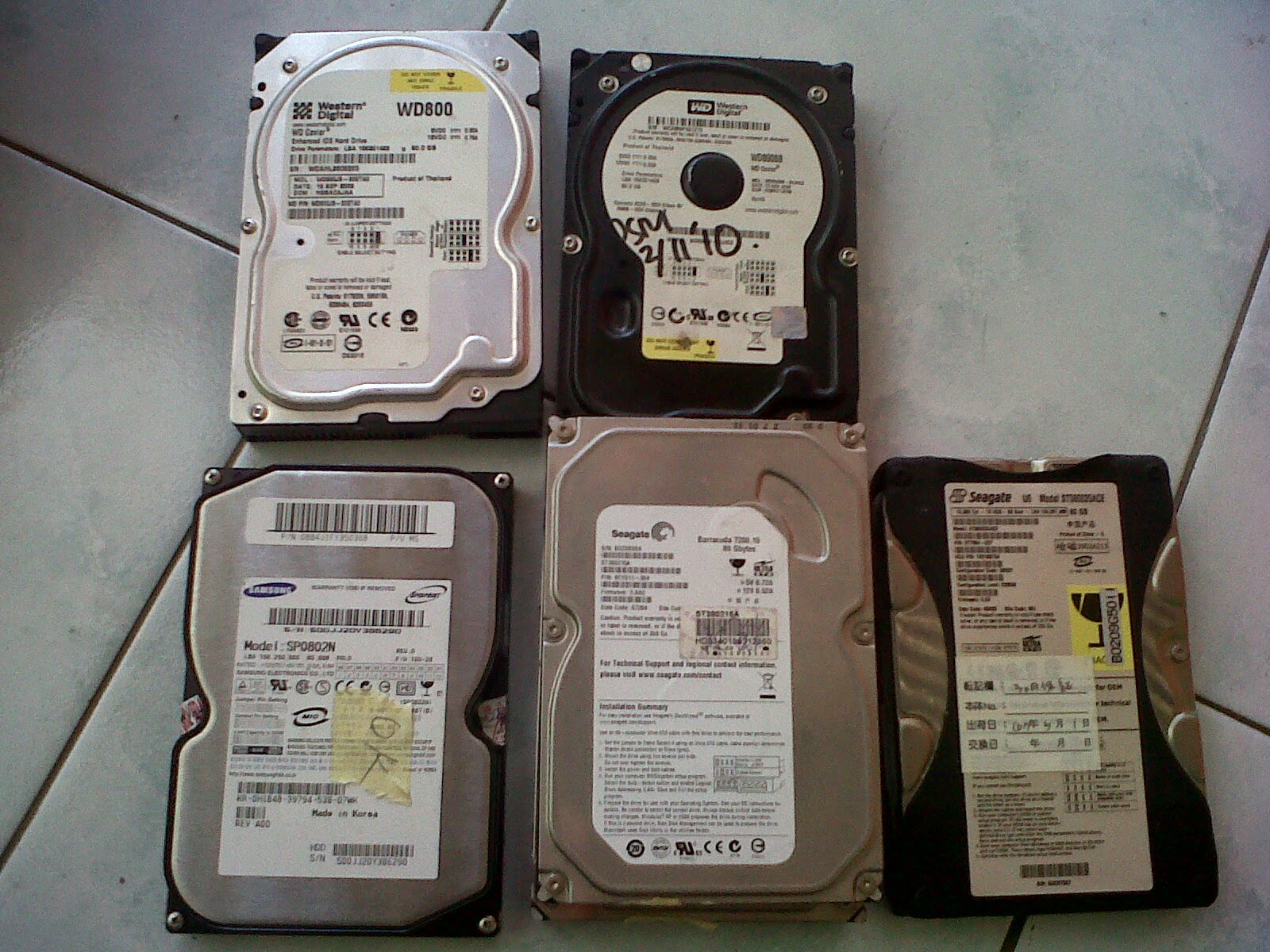 Pri master disk none. Перемычки жесткого диска вд 400. Ссд не видит биос. Bios не видит жесткий диск. Ноутбук не видит жесткий диск в биосе.