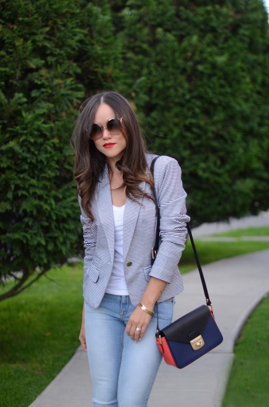 Jeans + Striped blazer | MODA CAPITAL