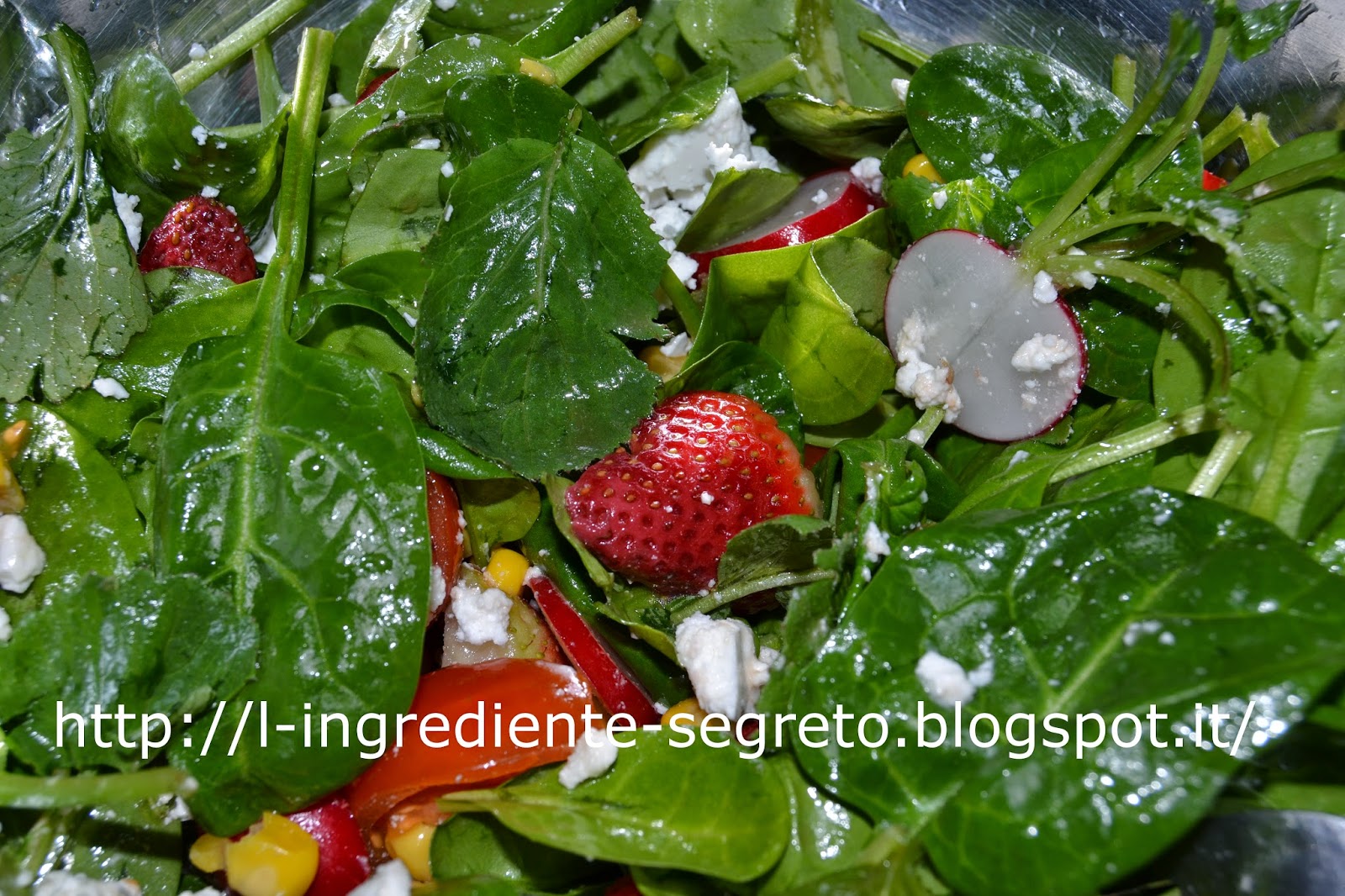 insalata feta fragole e spinacino